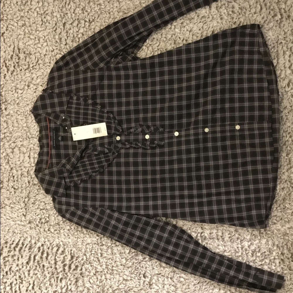 💜 Black and white Banana Republic Shirt.💜